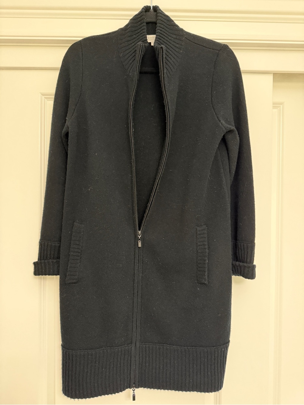 Kinross Cashmere Zip Cardigan Jacket with Ribbed Collar and Cuffs